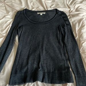 button sleeve grey shirt